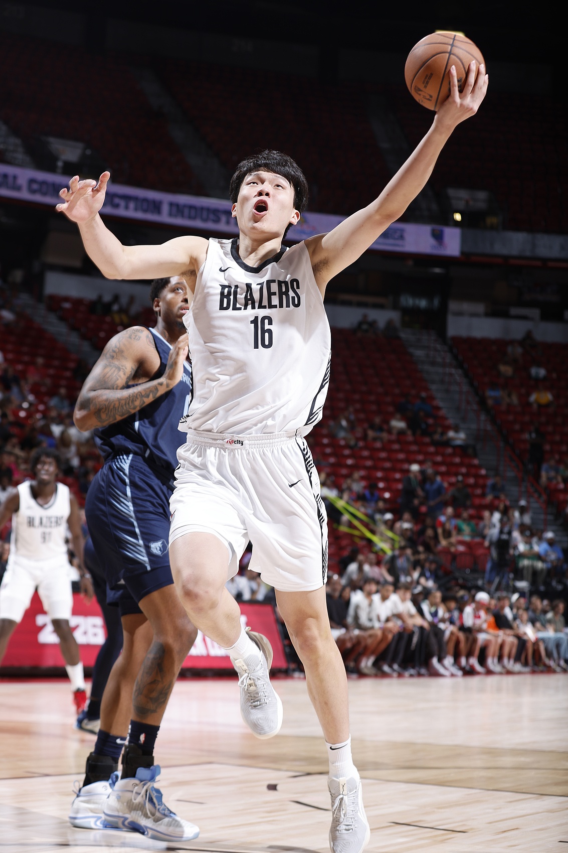 太秀了！杨瀚森细腻脚步引 NBA 官方称赞 开拓者新秀成焦点