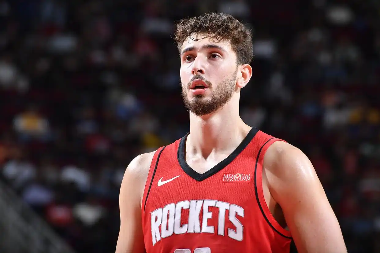 火箭记者盘点申京荣誉数据：NBA 最年轻